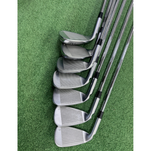 Immaculate Used Ping G425 Golf Irons